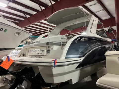 More photos of 2016 Formula 330 Crossover Bowrider at Dry Harbour Marine, MI