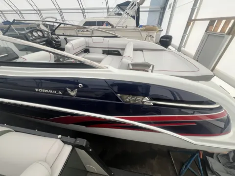 More photos of 2015 FORMULA 240 BR at Dry Harbour Marine, MI
