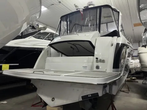 More photos of 2006 Formula 40 Performance Cruiser at Dry Harbour Marine, MI