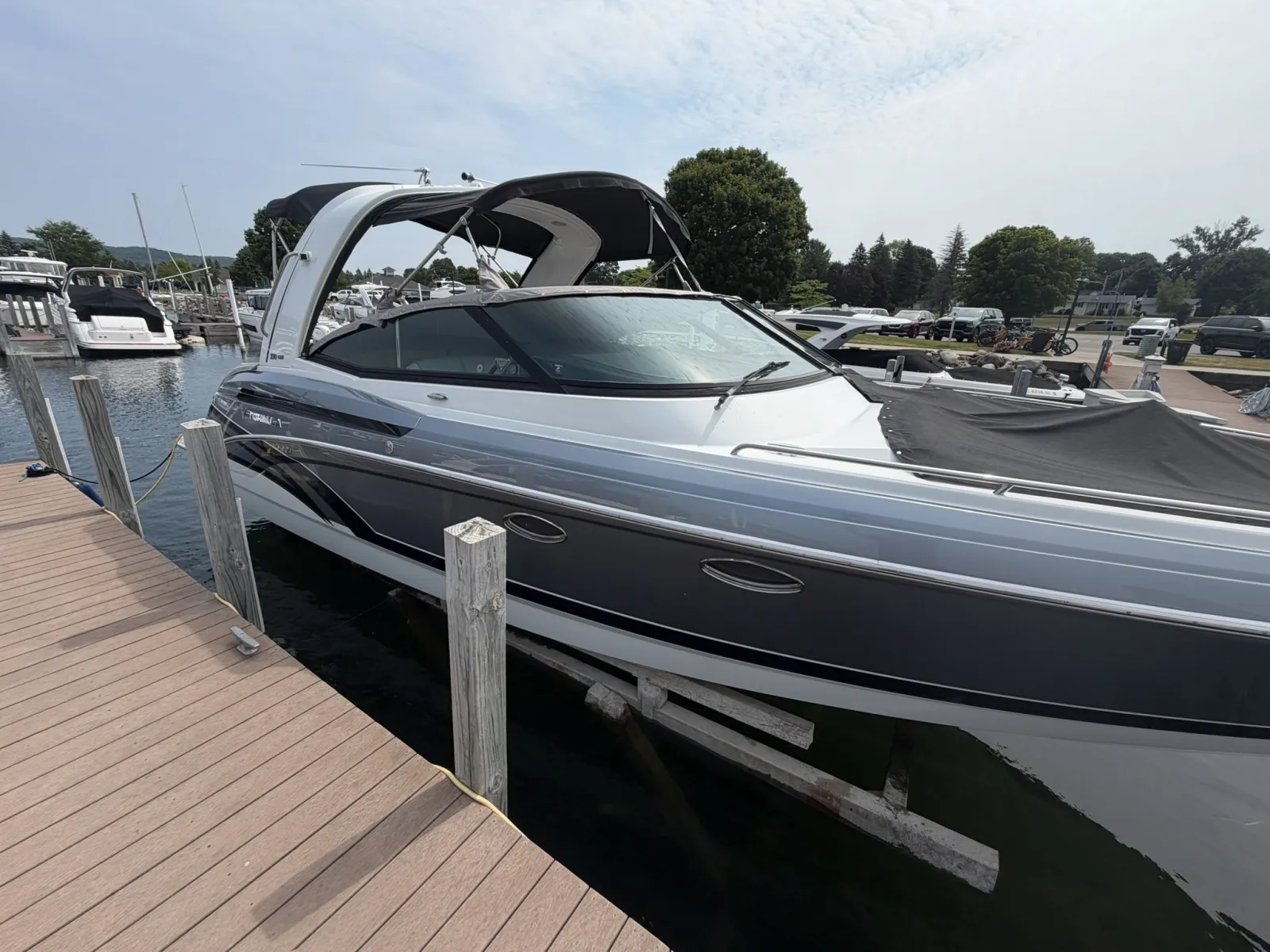 More photos of 2015 Formula 330 Crossover Bowrider at Dry Harbour Marine, MI