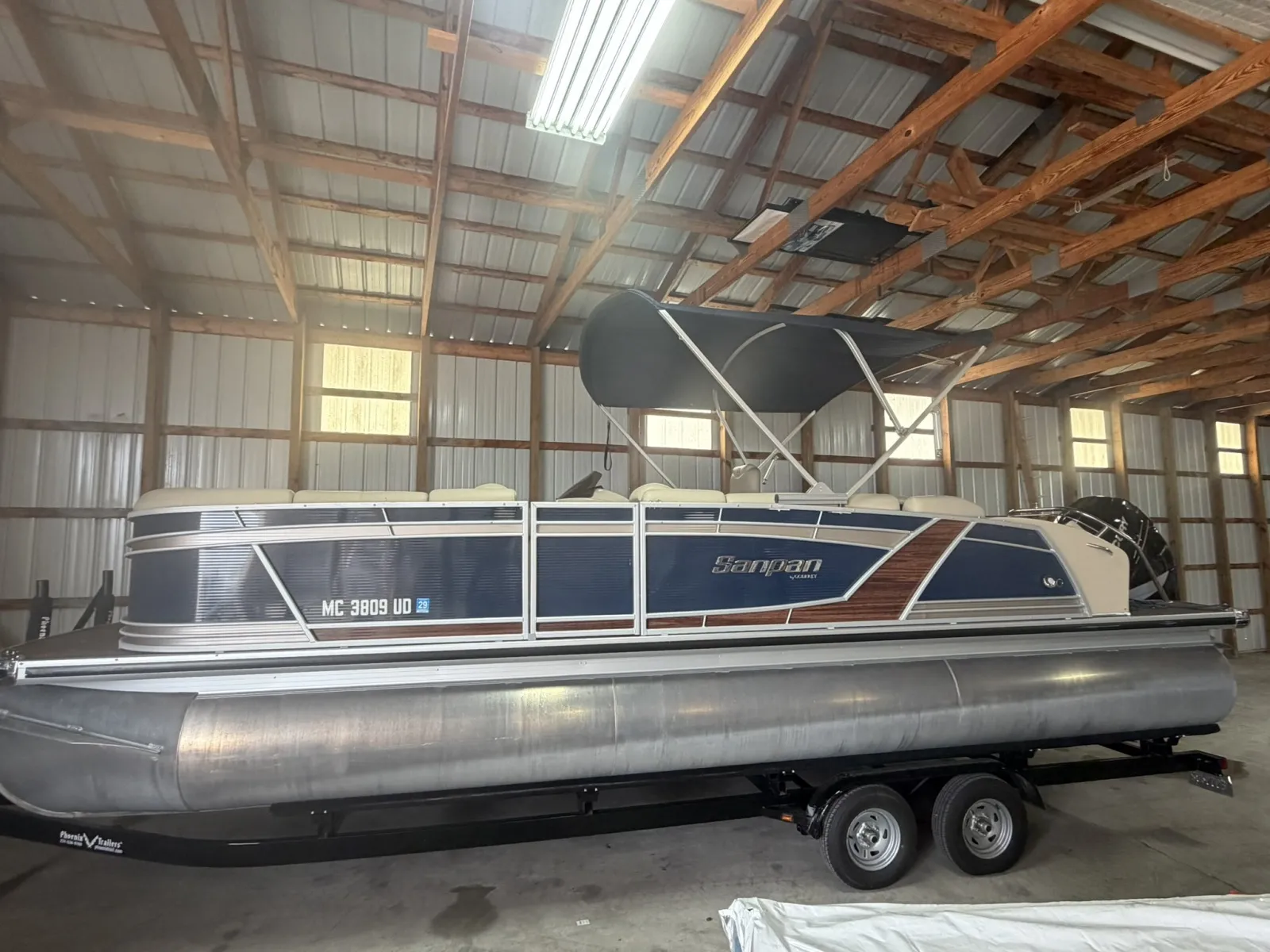 2017 SANPAN SP 2500 for sale in Charlevoix, MI
