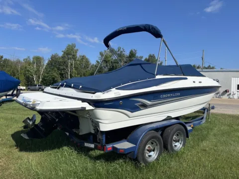 Photos of 2005 Crownline 206LS for sale in Charlevoix, MI at Dry Harbour Marine