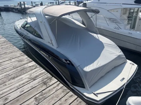 Photos of 2016 Formula 330 Crossover Bowrider for sale in Charlevoix, MI at Dry Harbour Marine