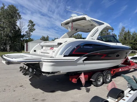 More photos of 2024 Formula 350 Crossover Bowrider at Dry Harbour Marine, MI