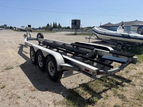 More photos of 2007 Phoenix A2931-15240TRB at Dry Harbour Marine, MI
