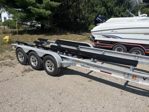 Photos of 2007 Phoenix A2931-15240TRB for sale in Charlevoix, MI at Dry Harbour Marine