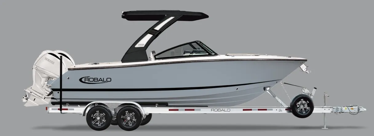 2027 Robalo R257 Dual Console for sale in Charlevoix, MI