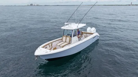 Blue 2027 Everglades 315CC for sale in Charlevoix, MI