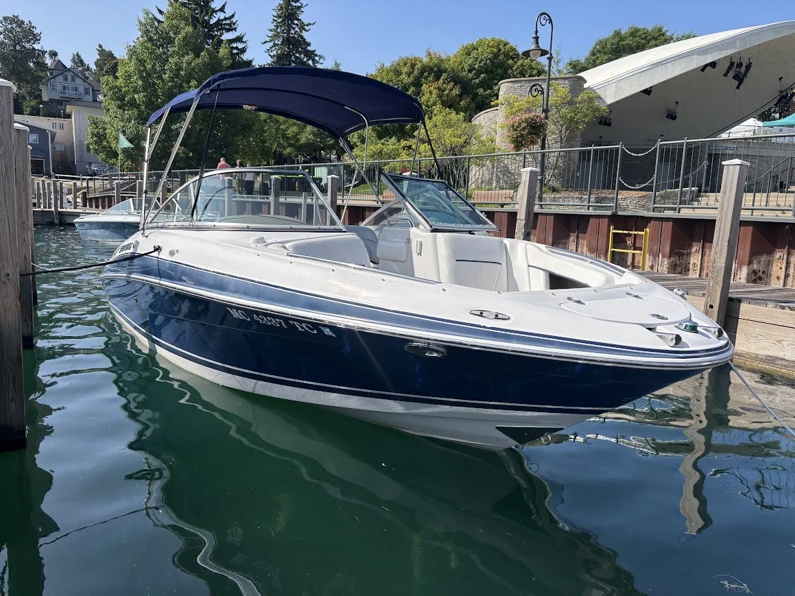 2007 Four Winns 240 Horizon