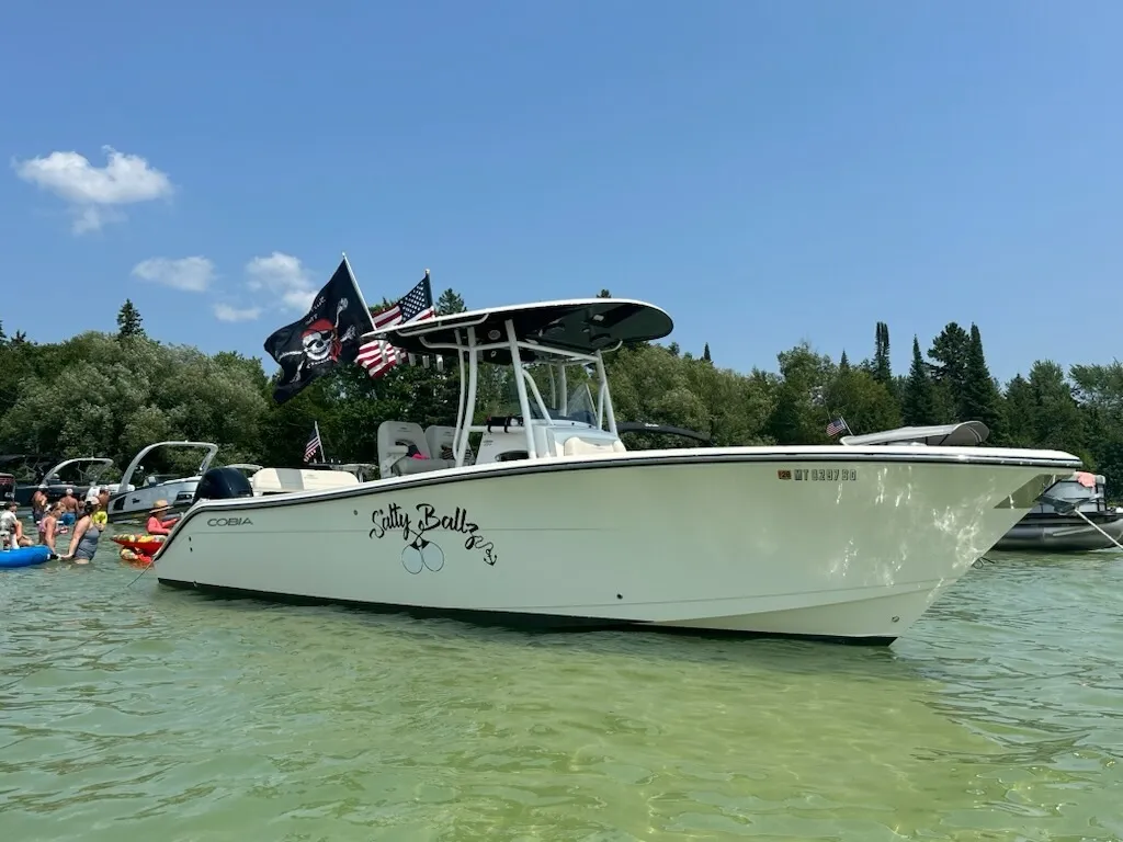 2019 Cobia 277 Center Console