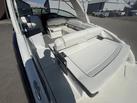More photos of 2016 Formula 310 Sun Sport at Dry Harbour Marine, MI