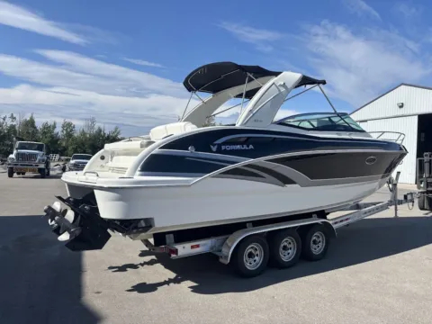 Photos of 2016 Formula 310 Sun Sport for sale in Charlevoix, MI at Dry Harbour Marine