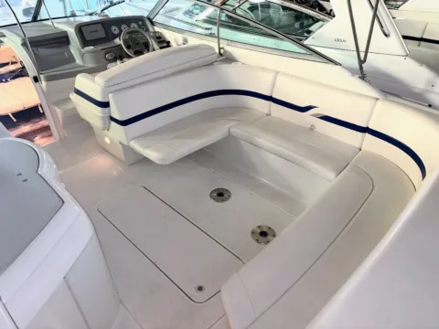 More photos of 2001 Formula 330 Sun Sport at Dry Harbour Marine, MI