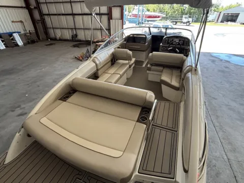 More photos of 2015 Formula 270 Bowrider at Dry Harbour Marine, MI