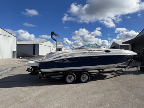 More photos of 2006 Sea Ray 240 Sundeck at Dry Harbour Marine, MI