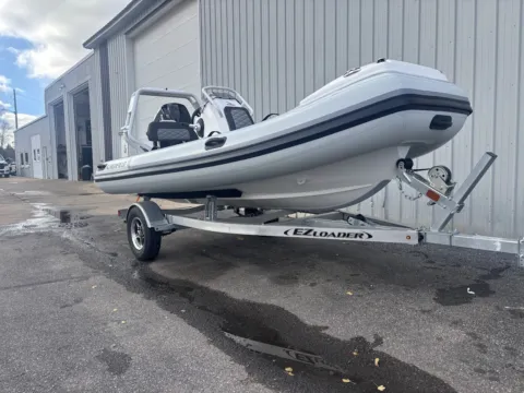 Photos of 2027 Highfield Sport 420 for sale in Charlevoix, MI at Dry Harbour Marine