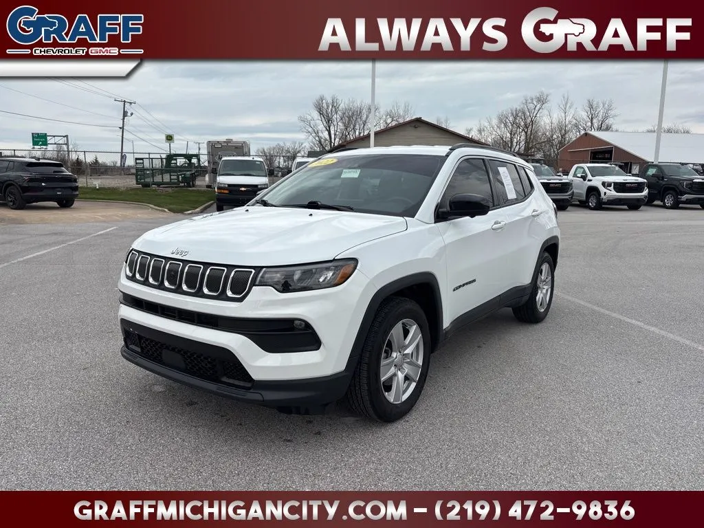 White 2022 Jeep Compass Latitude for sale in Michigan City, IN
