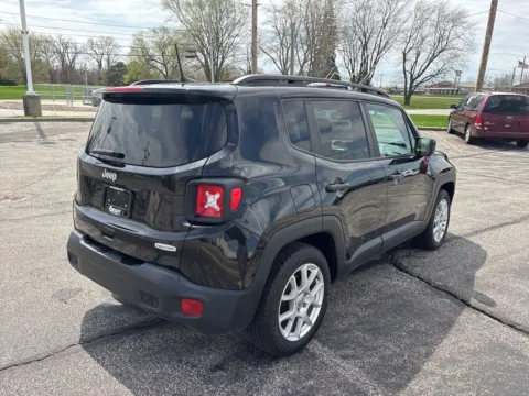 More photos of 2019 Jeep Renegade Latitude at Graff Chevrolet GMC of Michigan City, IN