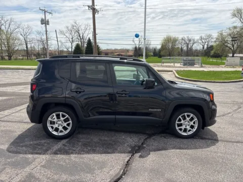 More photos of 2019 Jeep Renegade Latitude at Graff Chevrolet GMC of Michigan City, IN