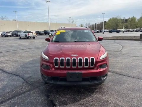 Photos of 2016 Jeep Cherokee Latitude for sale in Michigan City, IN at Graff Chevrolet GMC of Michigan City