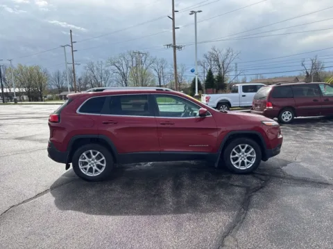 More photos of 2016 Jeep Cherokee Latitude at Graff Chevrolet GMC of Michigan City, IN