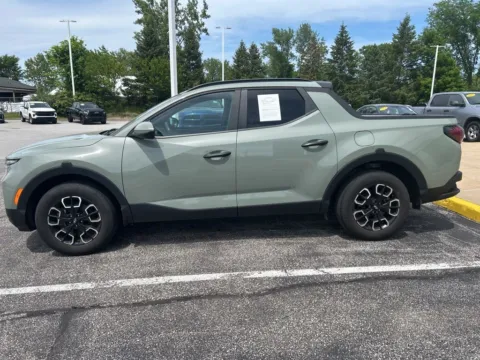 Photos of 2022 Hyundai Santa Cruz SEL for sale in Michigan City, IN at Graff Chevrolet GMC of Michigan City