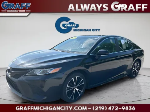 Black 2018 Toyota Camry SE for sale in Michigan City, IN