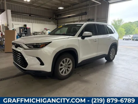 Unknown 2024 Toyota Grand Highlander XLE for sale in Michigan City, IN