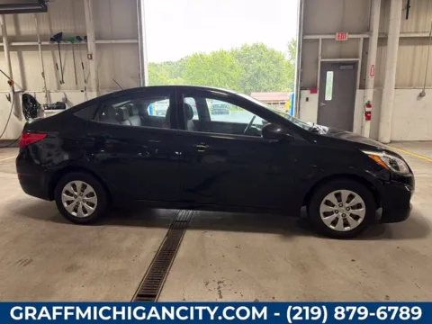 More photos of 2017 Hyundai Accent SE at Graff Chevrolet GMC of Michigan City, IN