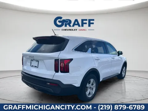 More photos of 2023 Kia Sorento LX at Graff Chevrolet GMC of Michigan City, IN