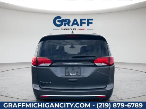 More photos of 2017 Chrysler Pacifica Touring L at Graff Chevrolet GMC of Michigan City, IN