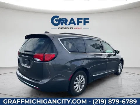 More photos of 2017 Chrysler Pacifica Touring L at Graff Chevrolet GMC of Michigan City, IN