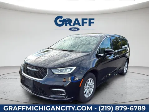 Black 2024 Chrysler Pacifica Touring L for sale in Michigan City, IN