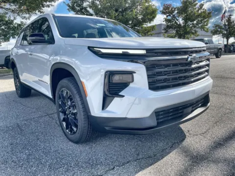 Photos of 2026 Chevrolet Traverse LT for sale in Burns Harbor, IN at Graff Chevrolet of Chesterton