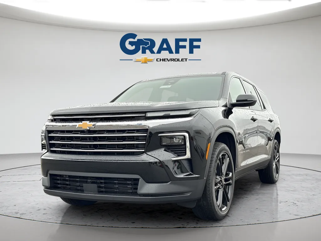 Black 2026 Chevrolet Traverse LT for sale in Burns Harbor, IN