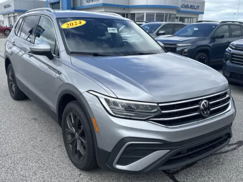 Photos of 2024 Volkswagen Tiguan 2.0T SE for sale in Burns Harbor, IN at Graff Chevrolet of Chesterton