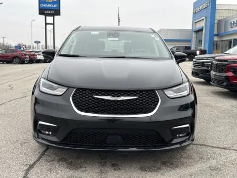 Another view of 2023 Chrysler Pacifica Touring L for sale in Burns Harbor, IN at Graff Chevrolet of Chesterton