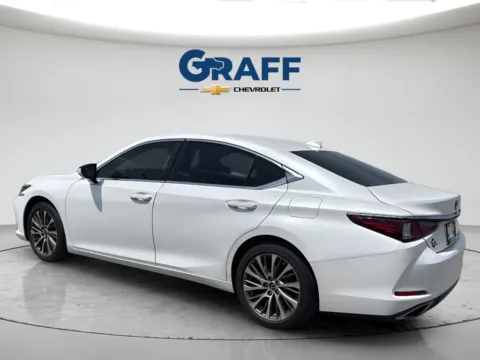 More photos of 2019 Lexus ES 350 at Graff Chevrolet of Chesterton, IN