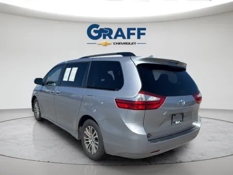 More photos of 2018 Toyota Sienna XLE at Graff Chevrolet of Chesterton, IN