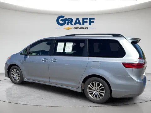 More photos of 2018 Toyota Sienna XLE at Graff Chevrolet of Chesterton, IN