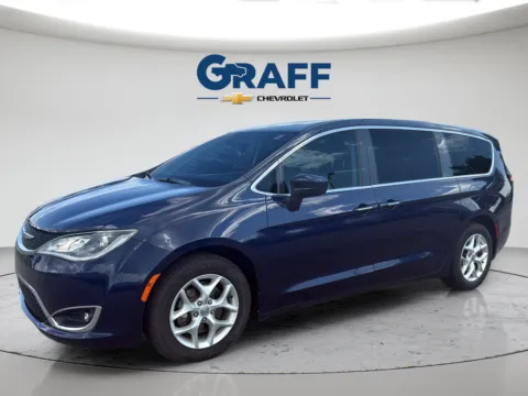 Photos of 2017 Chrysler Pacifica Touring L for sale in Burns Harbor, IN at Graff Chevrolet of Chesterton