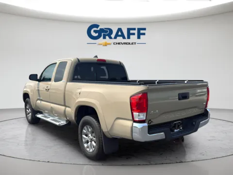 More photos of 2016 Toyota Tacoma SR5 at Graff Chevrolet of Chesterton, IN