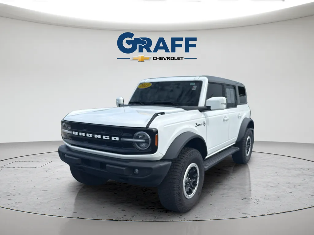 White 2023 Ford Bronco Outer Banks for sale in Burns Harbor, IN