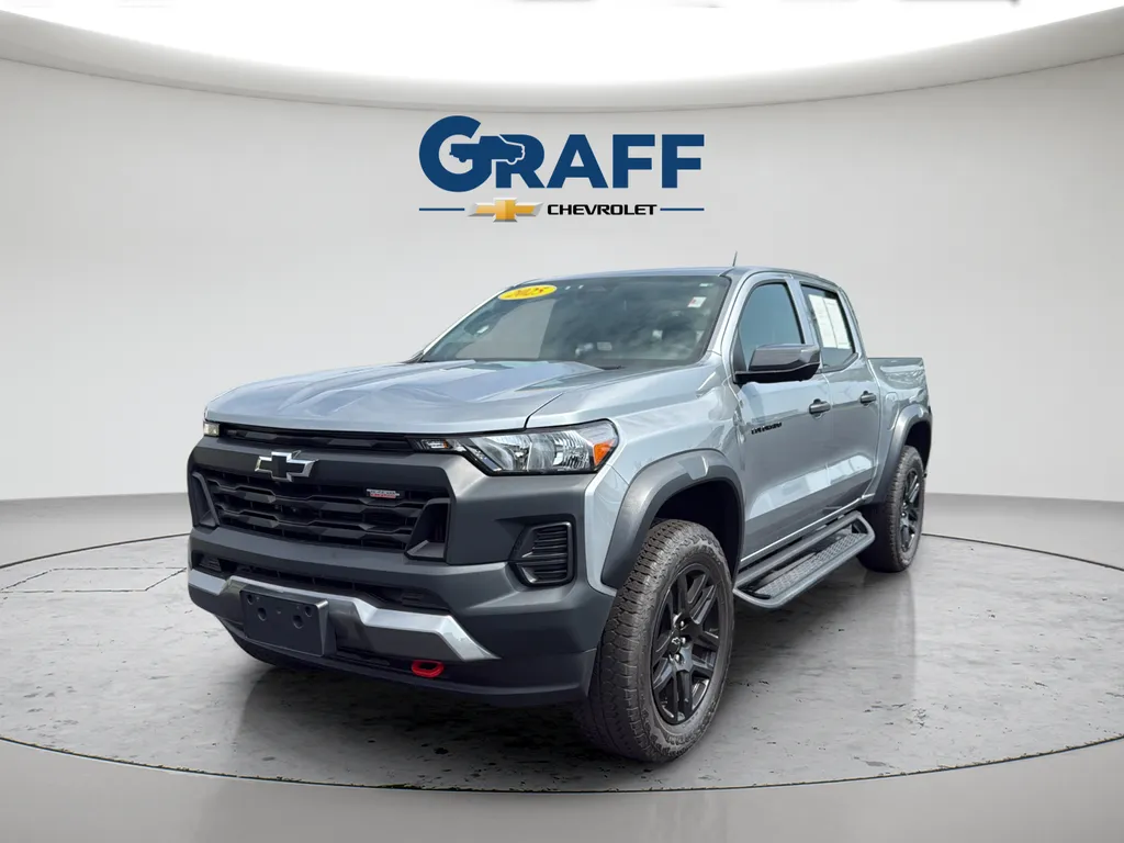 Gray 2025 Chevrolet Colorado Trail Boss for sale in Burns Harbor, IN