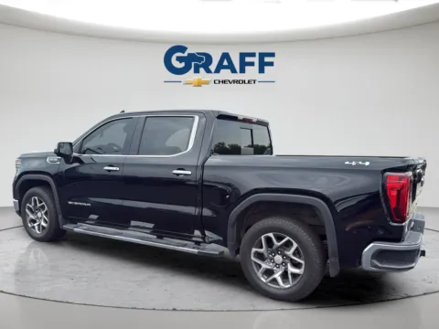 More photos of 2022 GMC Sierra 1500 SLT at Graff Chevrolet of Chesterton, IN