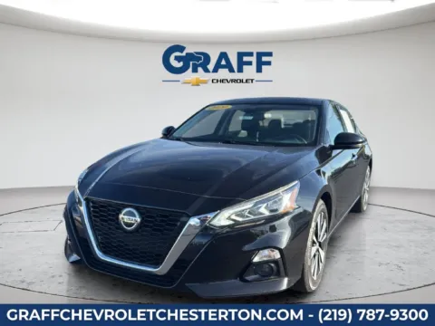 Black 2020 Nissan Altima 2.5 SL for sale in Burns Harbor, IN