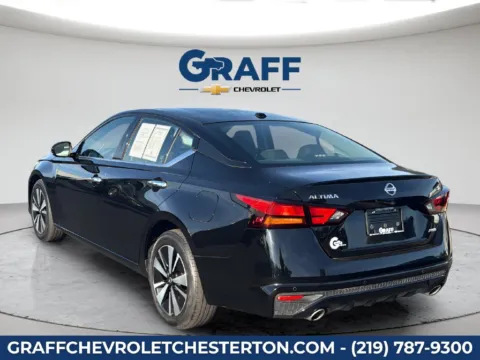 More photos of 2020 Nissan Altima 2.5 SL at Graff Chevrolet of Chesterton, IN