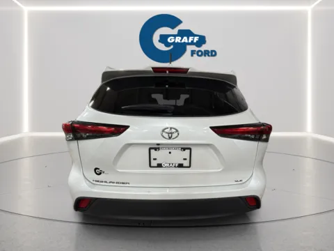 More photos of 2023 Toyota Highlander XLE at Graff Ford of Chesterton, IN