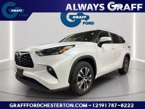 Unknown 2023 Toyota Highlander XLE for sale in Chesterton, IN