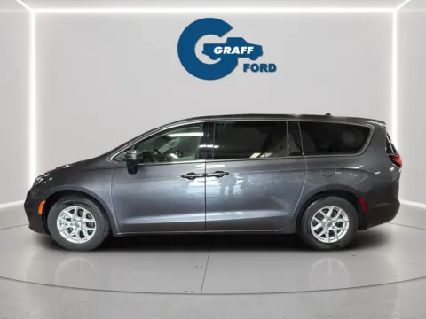 Photos of 2023 Chrysler Pacifica Touring L for sale in Chesterton, IN at Graff Ford of Chesterton